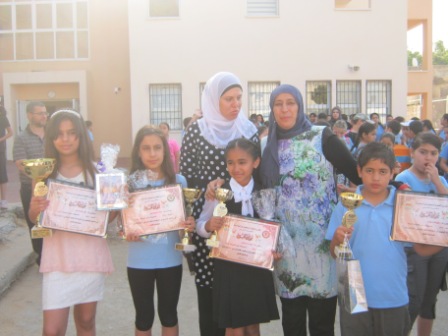 المدرسة العمرية تكرم طلابها المتفوقين في الامتحانات القطرية
